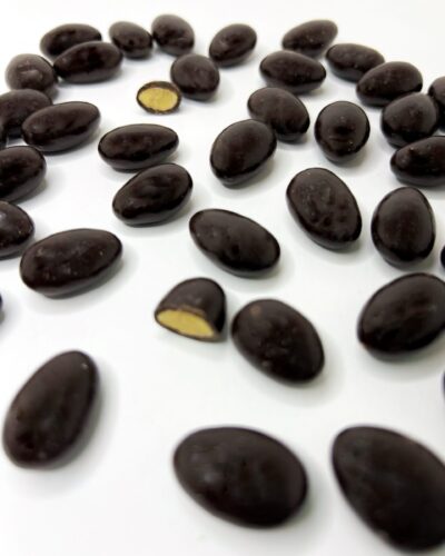 Postres artesanales, Postres caseros,, Repostería fina,, postres gourmet,, almendra crocante con chocolate bitter, heladeria