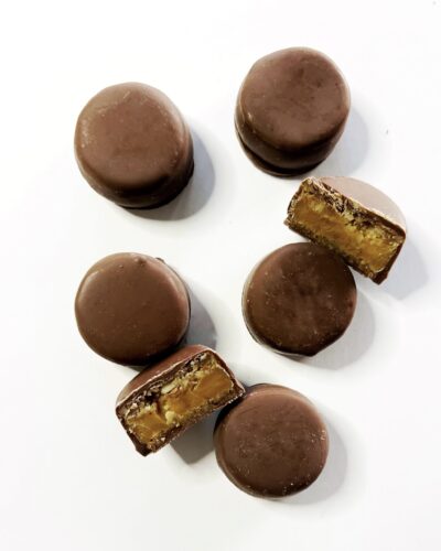 Postres artesanales, Postres caseros,, Repostería fina,, postres gourmet,, mini alfajores , manjar chocolate