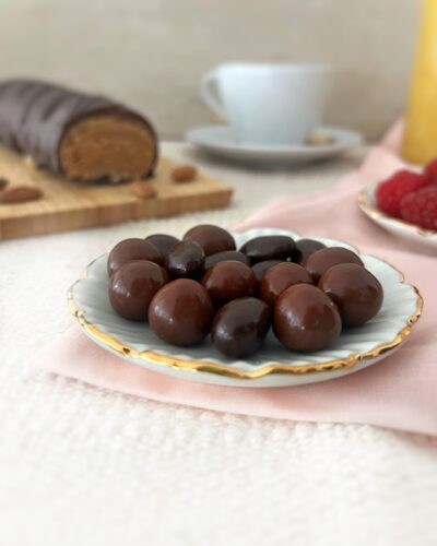 Almendra Crocante Bañada en Chocolate Leche