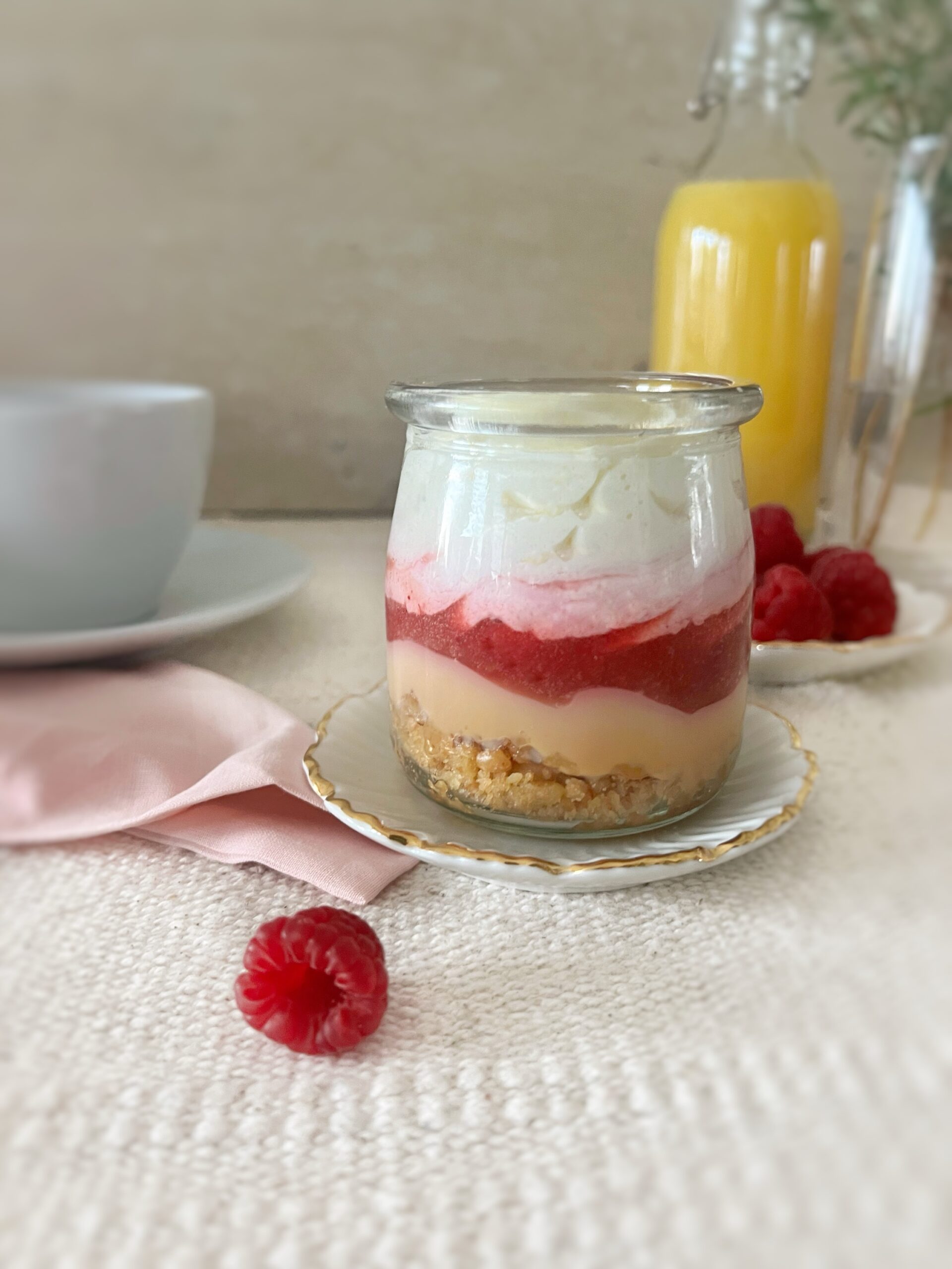Postres artesanales, Postres caseros,, Repostería fina,, postres gourmet,, crocante frambuesa nuez,, mousse, heladeria